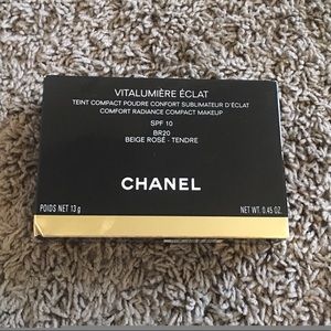 CHANEL Comfort Rediance Compact Makeup